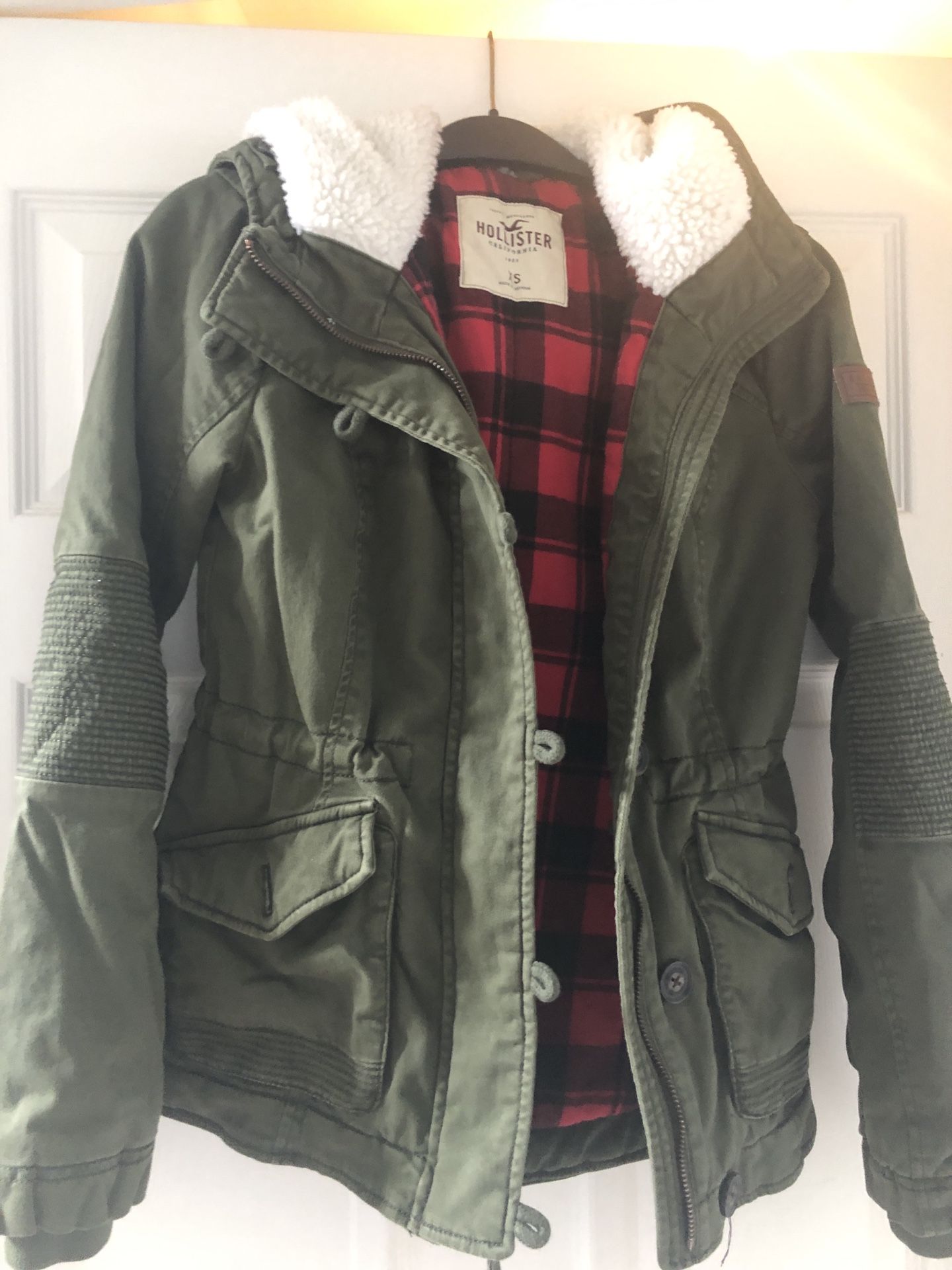 Hollister coat Xs Green+fur Trim Women XS