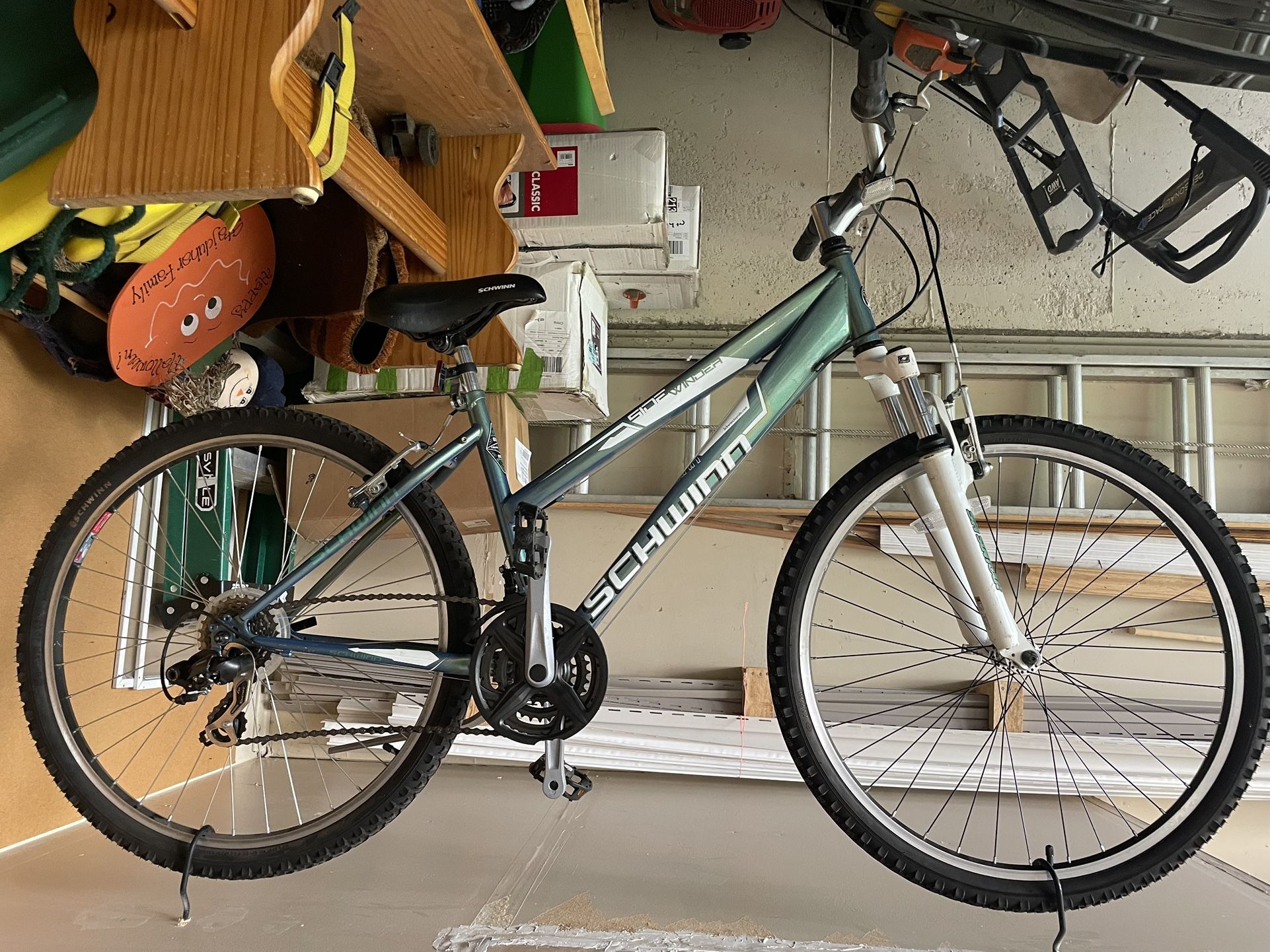 Schwinn Sidewinder Mountain Bike, 26-inch Wheels, womens frame - Broken Rear Derailleur