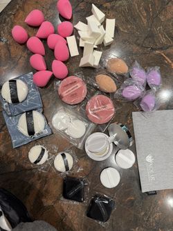 Makeup Sponge & Puff Bundle – NARS, Laura Mercier, Fenty Beauty & More