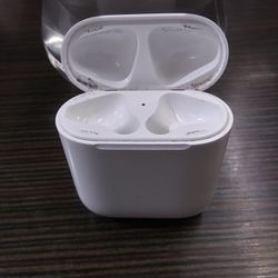 Apple Airpods (CASE ONLY)