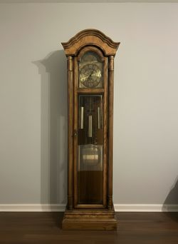 Classic Grandfather Clock - Howard Miller 