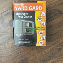 Bird-X YARD GARD ULTRASONIC PEST ANIMAL REPELLER
