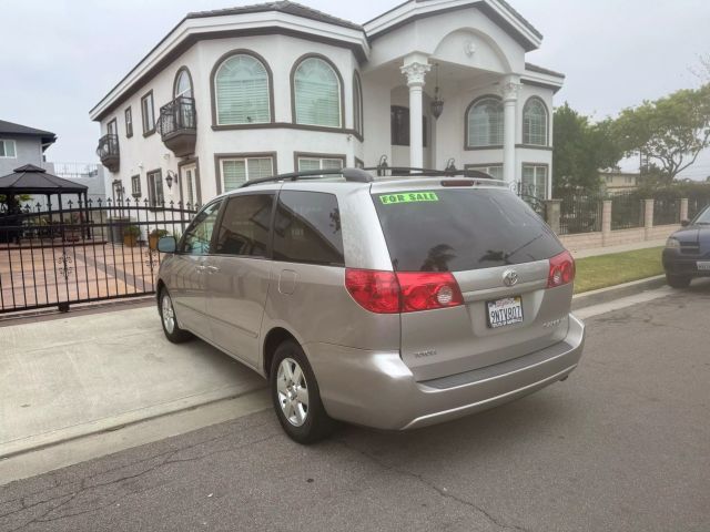2010 Toyota Sienna