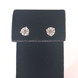 1.5 ctw Stud Diamonds earrings