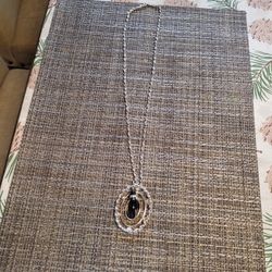 Silver Tone Necklace 