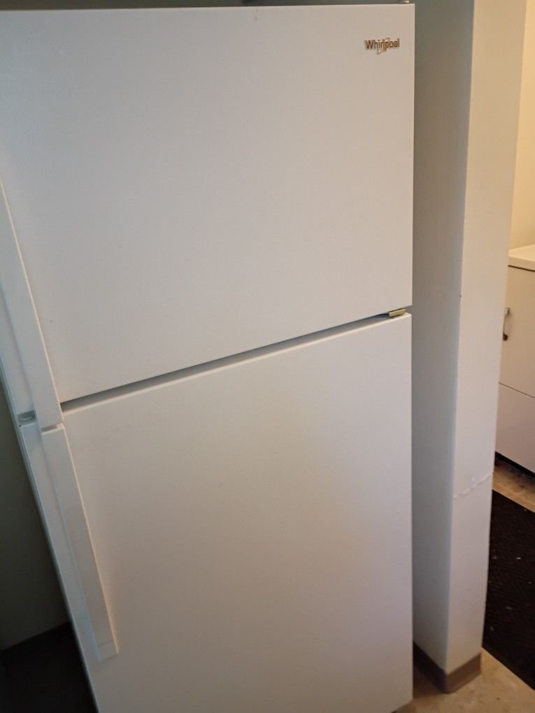 WHIRLPOOL REFRIGERATOR