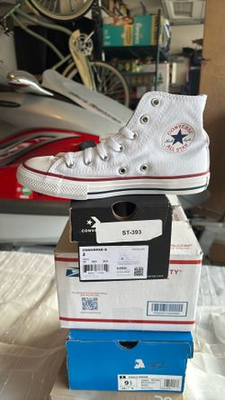 Converse Tennis Shoe
