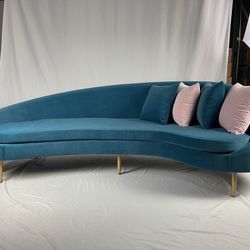 Couch - Living room set / family room set - 9 piece set - couch, two chairs, two coffee tables and 6  cushions/pillows Used in great condition  Couch 