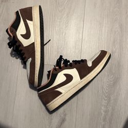 Jordan 1 Mocha Low 