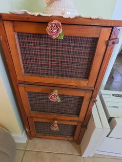 Vintage Wooden 3-Draw'er Cabinet