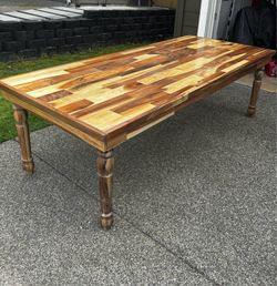 Dining room table