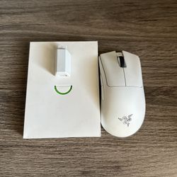 Razer DeathAdder V3 Pro Wireless Esports Gaming Mouse, 64g, 5 Buttons, 2.4GHz, Bluetooth, White