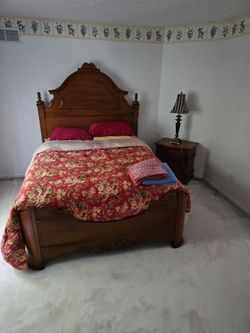 Mini Estate Sale Britania Estates-Queen size set