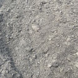 Top Soil/Filling Soil By Yard