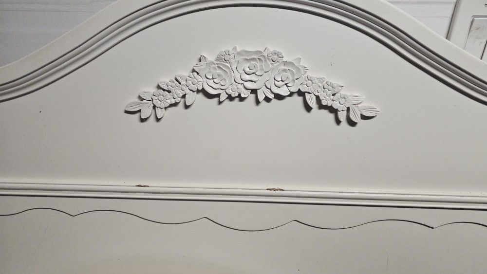 Trumble Bed and Nightstand Set