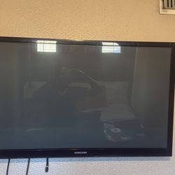 Samsung TV and Mount 