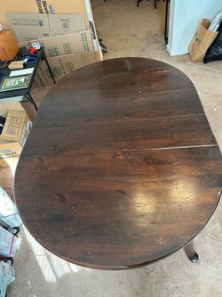 Dark wood solid oak table and 4 chairs $100 OBO
