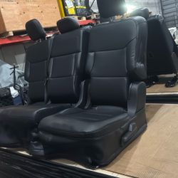 2020 FORD EXPLORER REAR SEATS (5 SETS $300 EACH ONE)