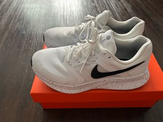 Used Nike Women's Run Swift 3 Running Shoes -Size 9