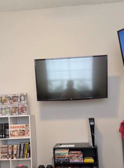 50 inch tv for sale! With wall mount