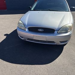 2004 Ford Taurus