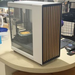 Fractal North mid-tower Case