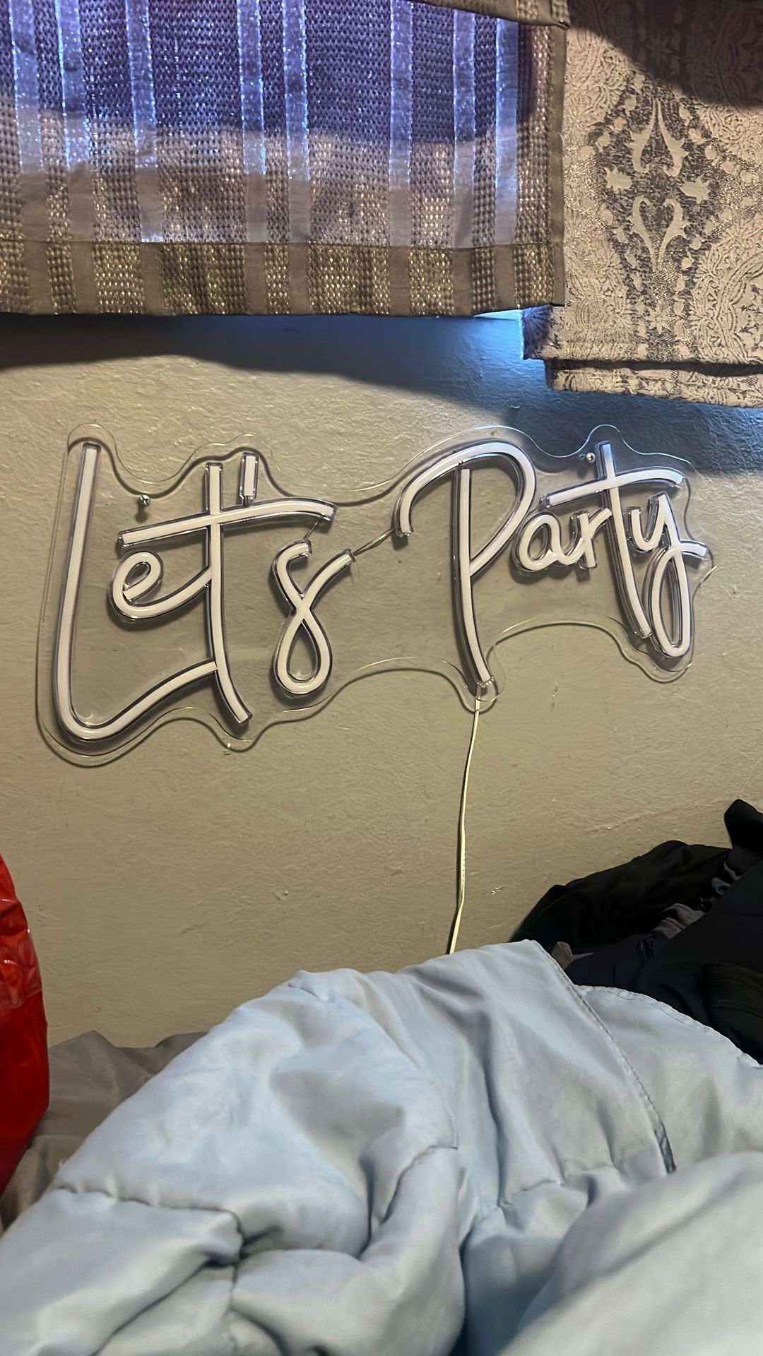 Led Let’s Party Sign *pink Color Led*