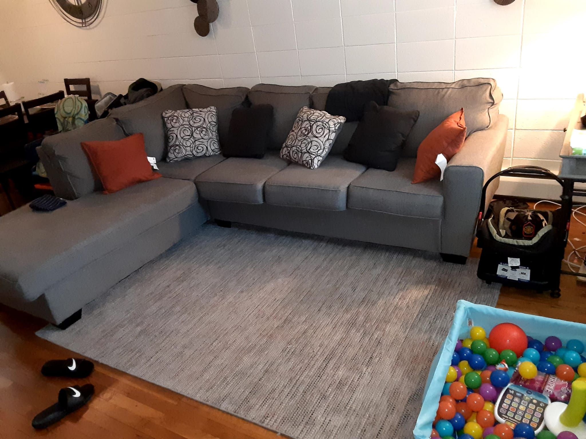 Beautiful Grey Sectional Couch , Very Comfortable, Used But looks New
