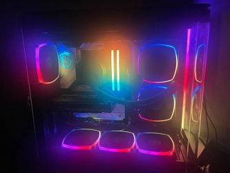 GAMING PC CUSTOM BUILT + MONITOR AND ESSENTIALS