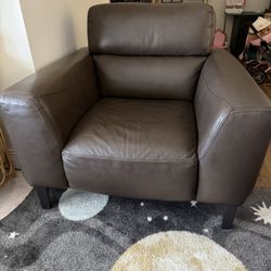 Modern Brown Leather Armchair – Very Comfortable & Like New