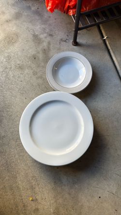 Royal POLCELAIN THAILANT plates