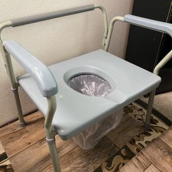 Free toilet Commode