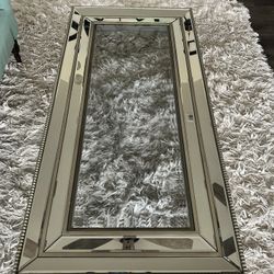 Rooms To Go - Center table, End Table & Decorative Lamp