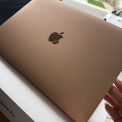 Apple Laptop 