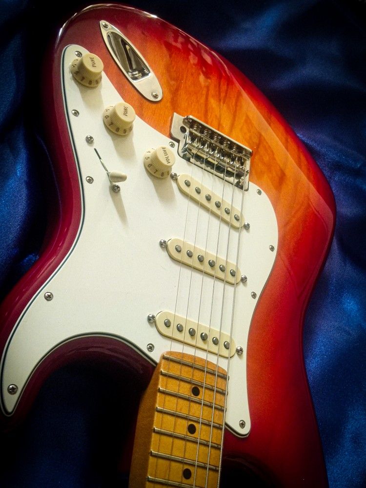 Fender 70th Anniversary Stratocaster Cherry Burst Strat With Locking Tunners Fully Set Up, BLACK FRIDAY DEAL!!!