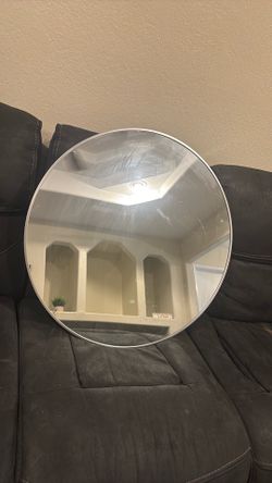 Round vanity mirror