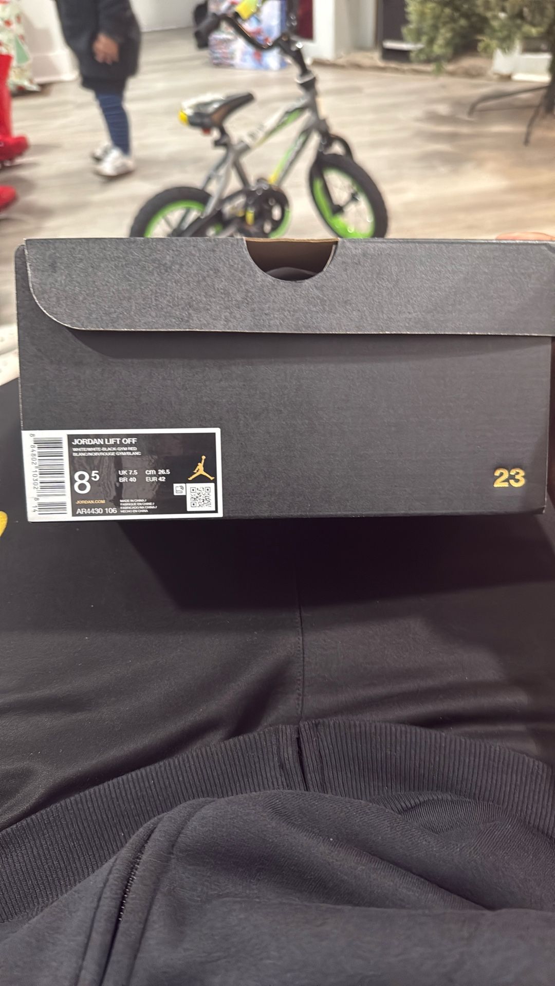 JORDAN LIFT OFF brand new