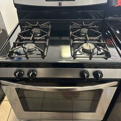 Kenmore stove (delivery+install available) width 30”