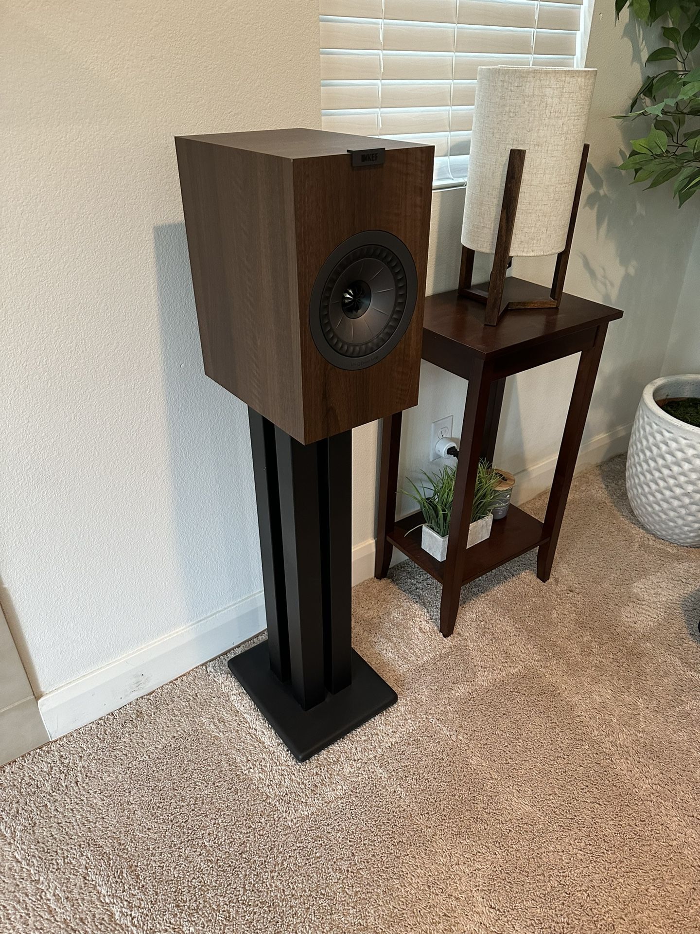 KEF Q350 Bookshelf Speakers with Stands