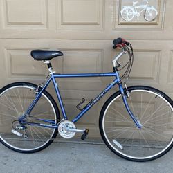 Bianchi Avenue Hybrid Bike