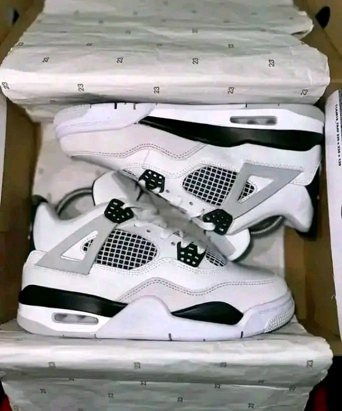 Men's Shoe