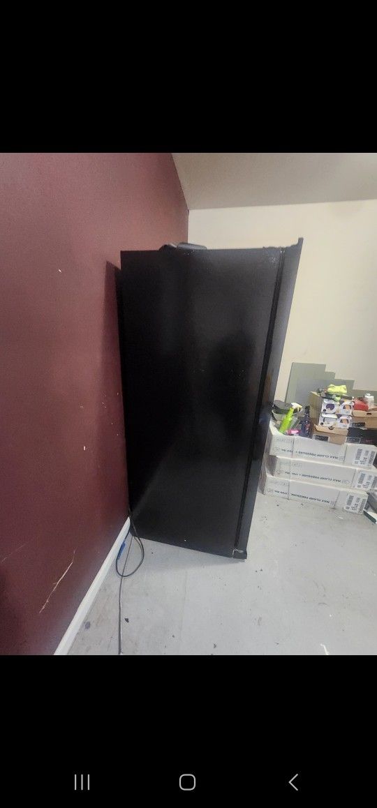 Refrigerator For Sell