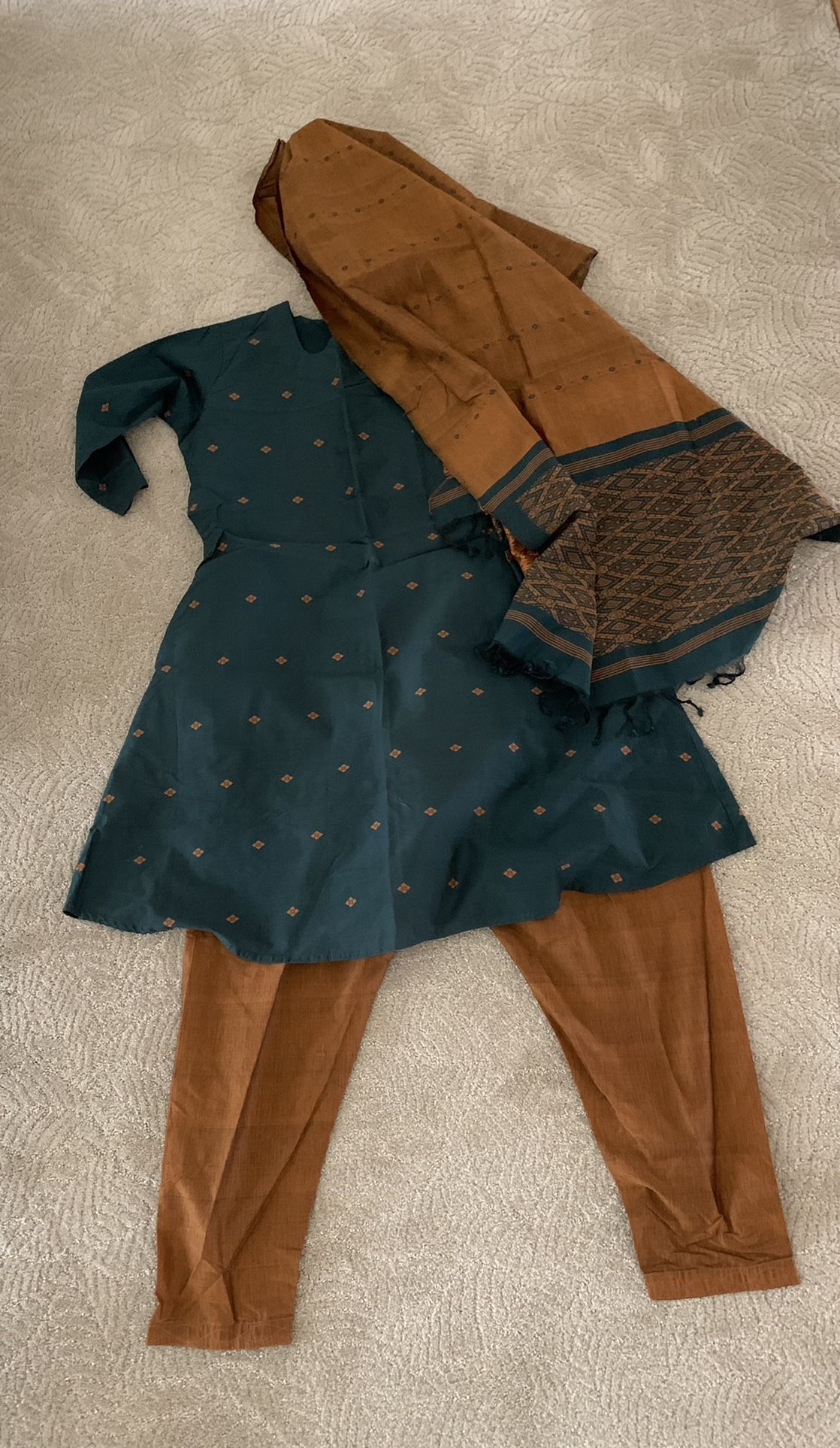 Beautiful Raw Silk Salwar Camise With Shawl Size L