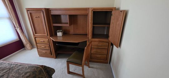 Oak Wood Corner Desk Wall Unit with Chair