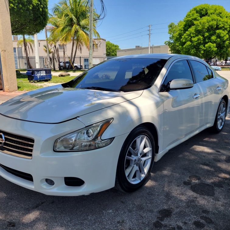 2010 Nissan Maxima