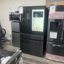 Samsung - Bespoke 29 cu. ft. 4-Door French Door Refrigerator with AI Family Hub™+ & AI Vision Inside™ in Charcoal Glass and Black/Charcoal 🖤