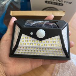 Solar Outdoor Lights 1 Pack Wireless Motion Sensor Outdoor Lights IP65 Waterproof 270°Wide Angle 3 Modes 118LED for Front Door Yard Garage Deck Patio