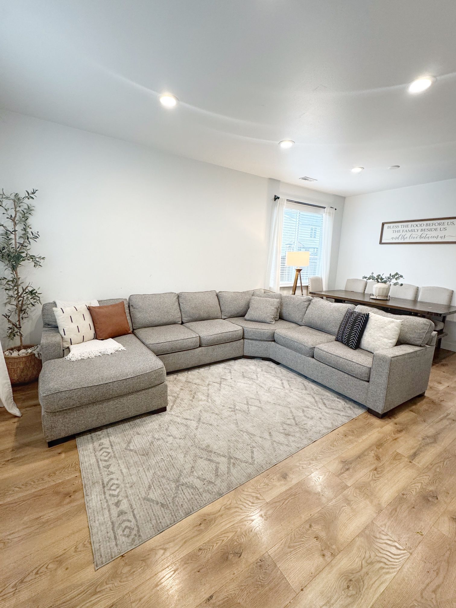 Beautiful Clean Sectional Couch