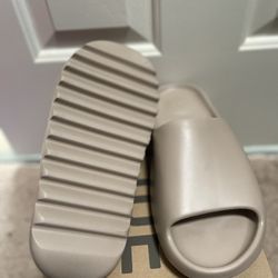 Adidas Yeezy Slides Size 11