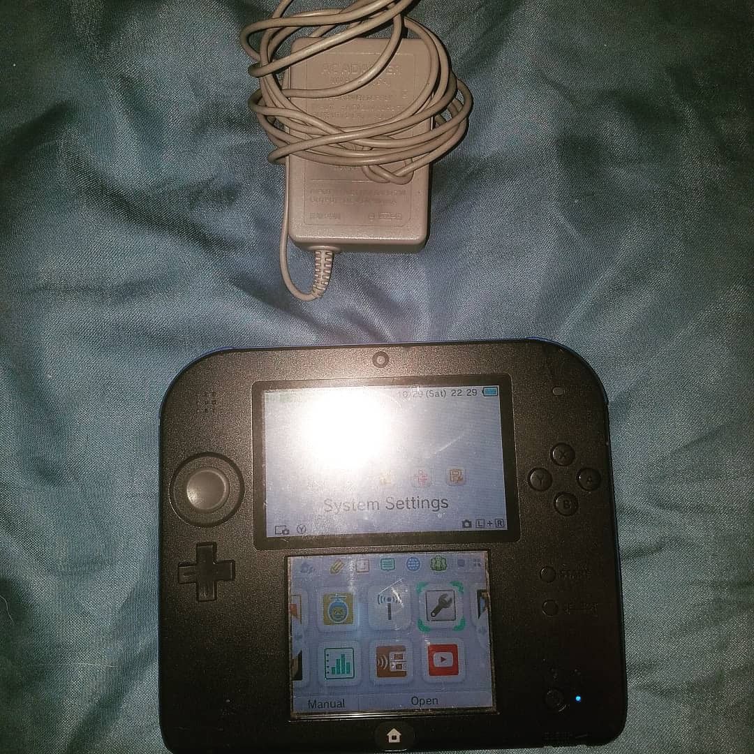 Nintendo 2DS blue black + charger